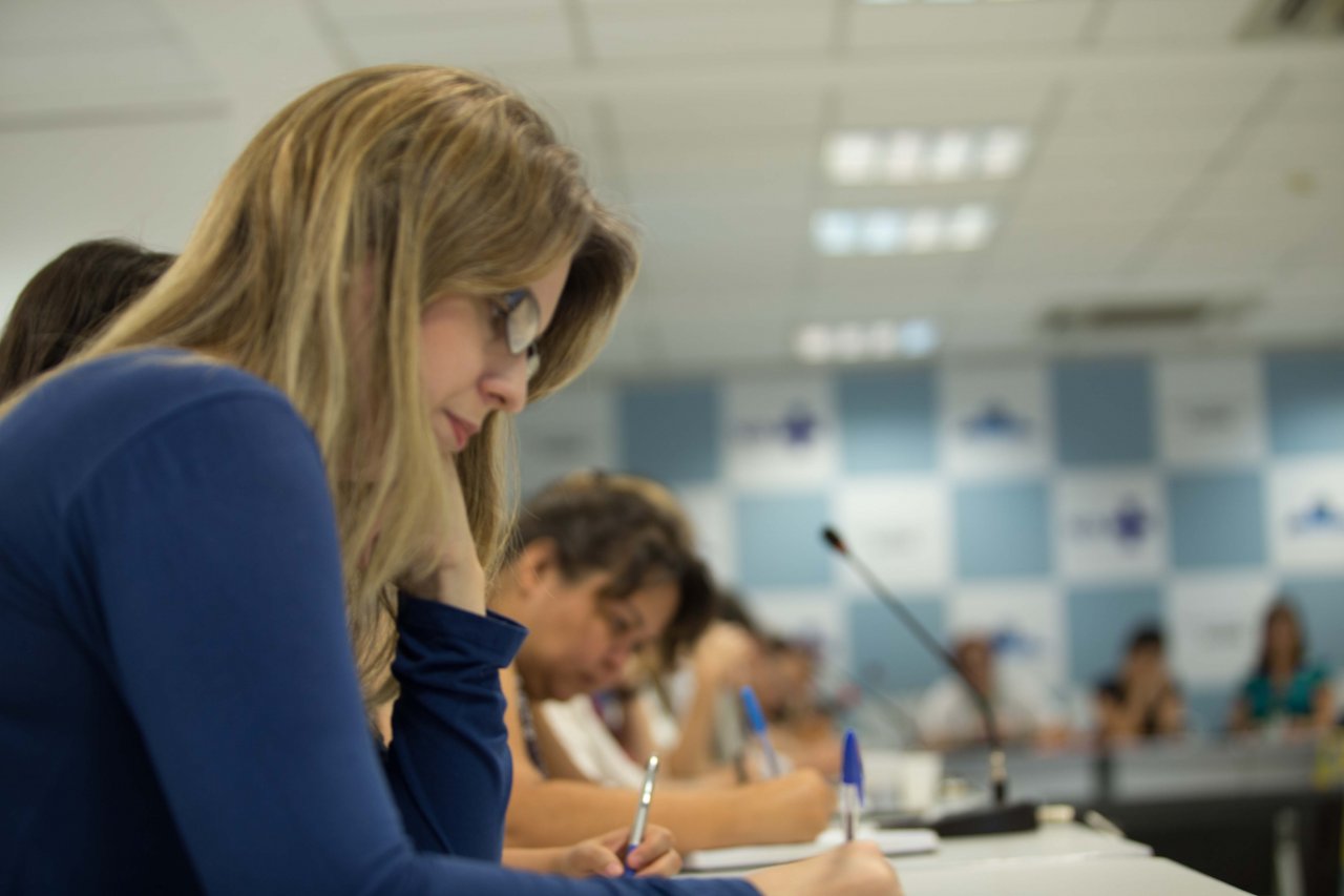 Primeira Roda de Conversa do ano debate o monitoramento clínico do HIV