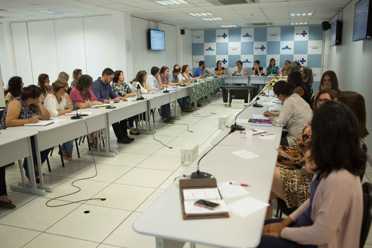 Primeira Roda de Conversa do ano debate o monitoramento clínico do HIV