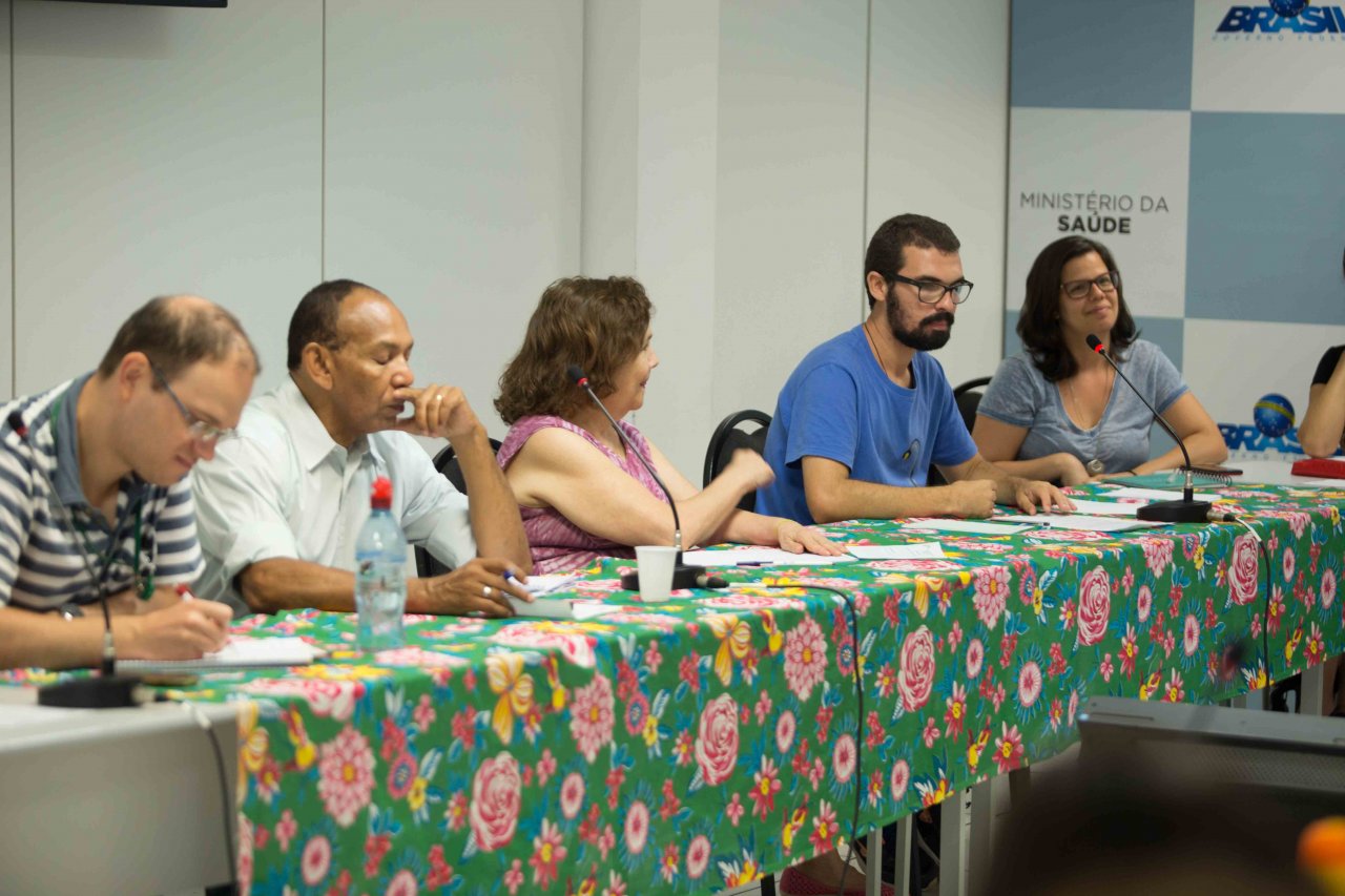 Primeira Roda de Conversa do ano debate o monitoramento clínico do HIV