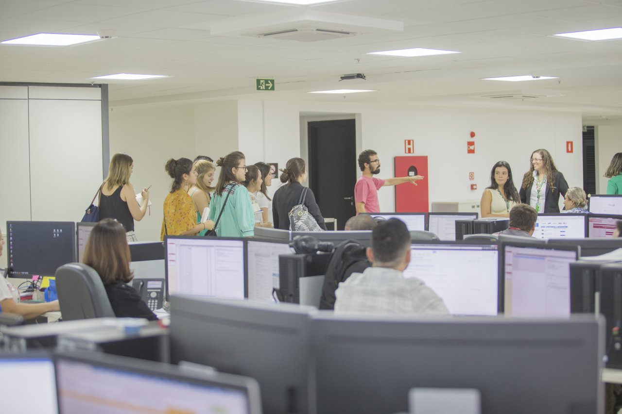 Estudantes da FGV-SP visitam DIAHV e participam da Roda de Conversa